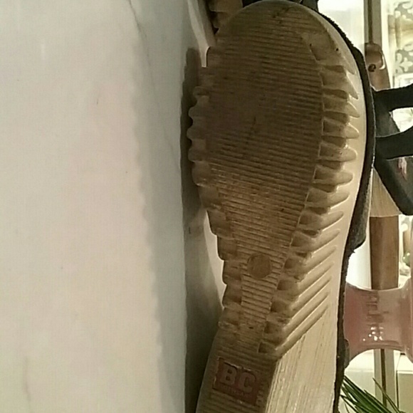 Shoes - Picture 4 of 5